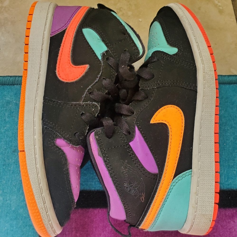 Air Jordan 1 Mid